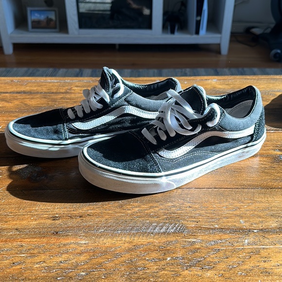 Vans - Picture 3 of 5